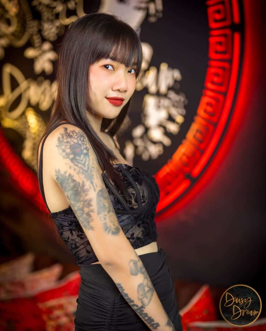 Nana Daisy Dream erotic massage