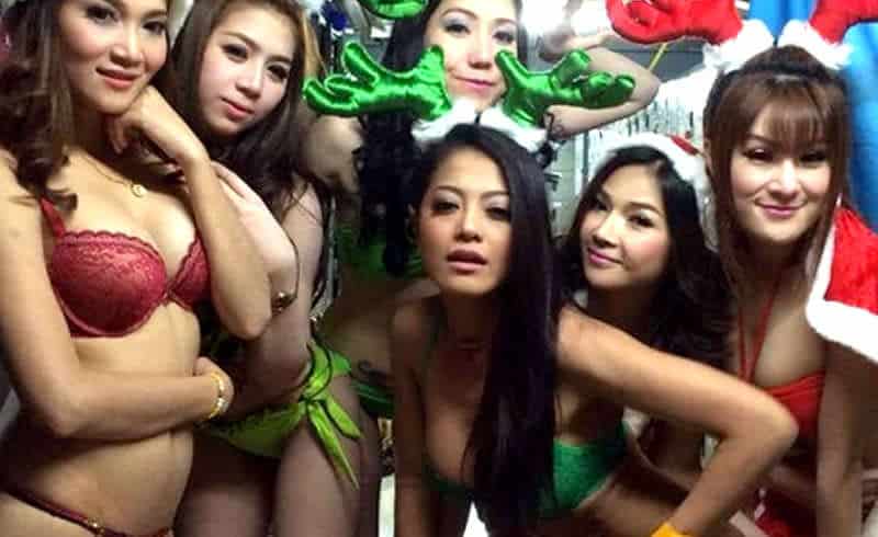 kiss-soapy-massage-parlor-bangkok-team kiss bangkok massage soapy masseuses